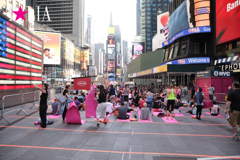 Моя йога на Таймс Сквер на фестивале йоги SolsticeTSq 2016